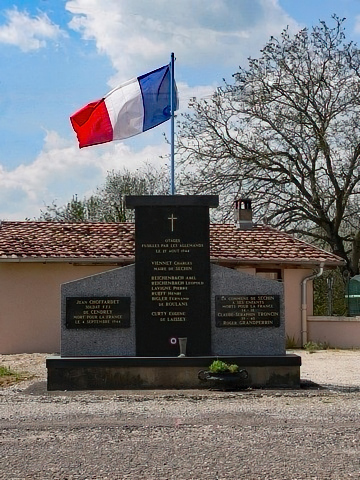 [Monument aux morts de Séchin]
